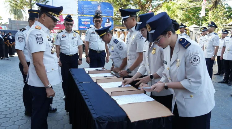 Kakanwil Ditjen Imigrasi Sultra Lantik Dua Pejabat Non manajerial