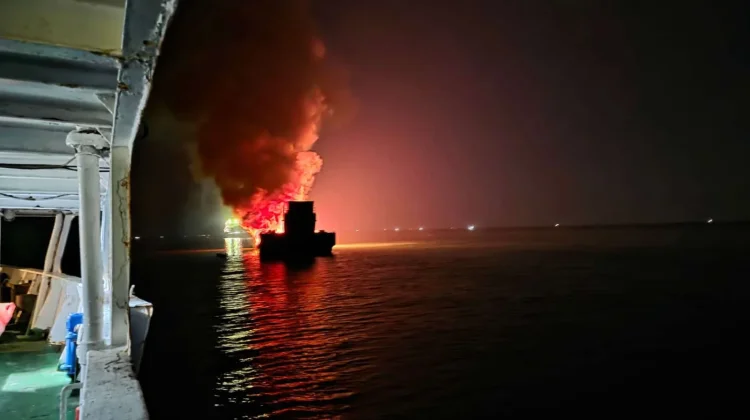 KM. Legenda Nusantara Terbakar Diperairan Kabaena, Dua POB Meninggal