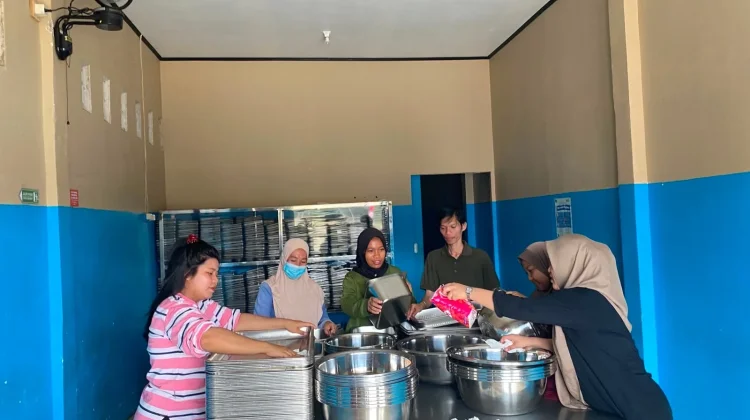 Jaga Kualitas Pelayanan Gizi, SPPG Landawe Bersihkan Dapur dan Fasilitas