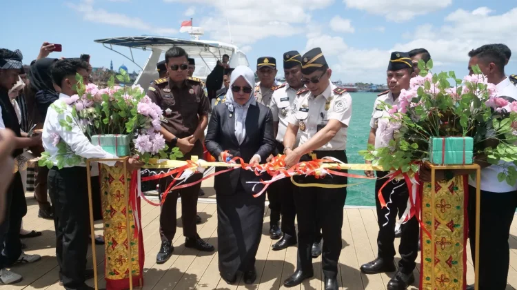 Kapal Patroli Imigrasi Resmi Beroperasi di Wakatobi