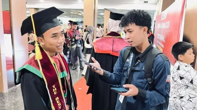 Adam Firdaus Yusuf Raih Predikat The Best Graduate PGSD di Wisuda Unsultra