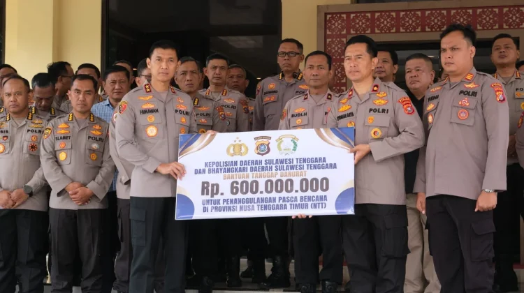Polda Sultra Kirim Bantuan Rp600 Juta untuk Pascabencana NTT