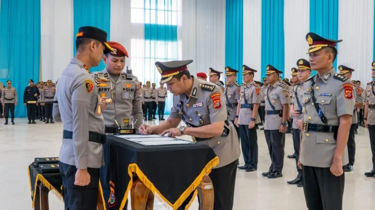 Kapolda Sultra Pimpin Sertijab PJU dan Kapolres Jajaran