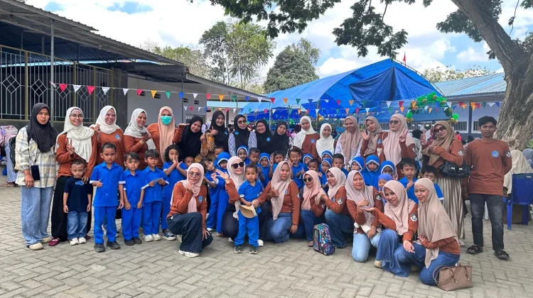 Belajar Jual Beli, Anak TK King Abdul Aziz Ikuti Market Day