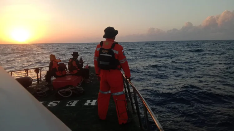 KLM Boine Bai Mole Kecelakaan Laut Diperairan Bombana, Tim SAR Diturunkan