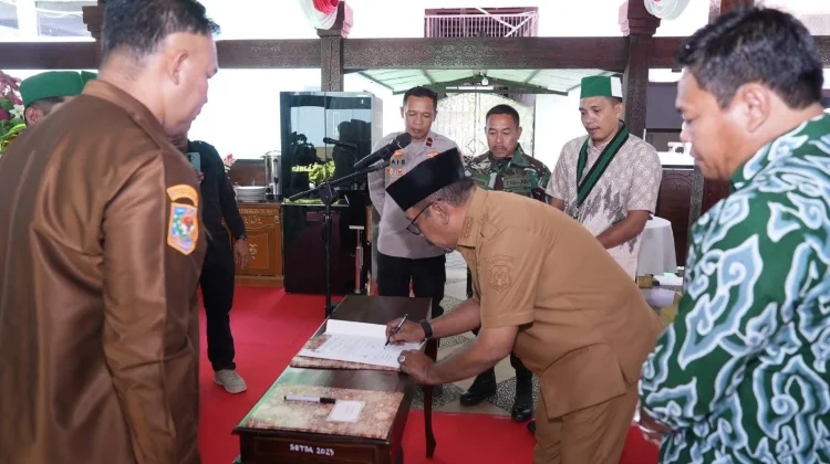 HMI-KOHATI Cabang Persiapan Bombana Dilantik, Bupati Tekankan Karya Nyata