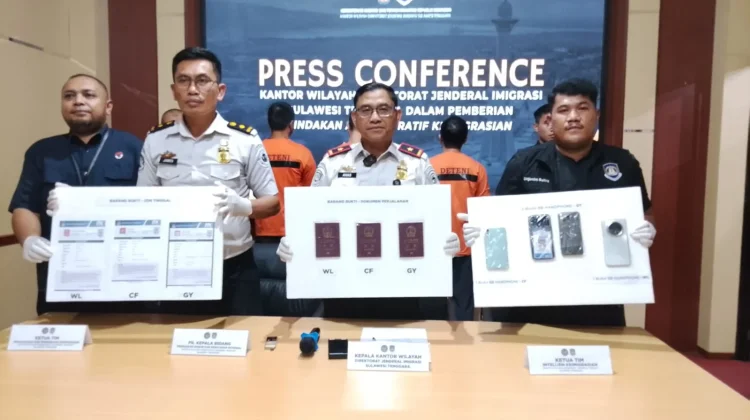 Kanwil Ditjen Imigrasi Sultra Deportasi Tiga WNA Asal China