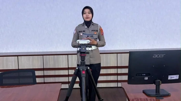 Ditlantas Polda Sultra Pantau Arus Kendari Melalui Traffic Update RRI