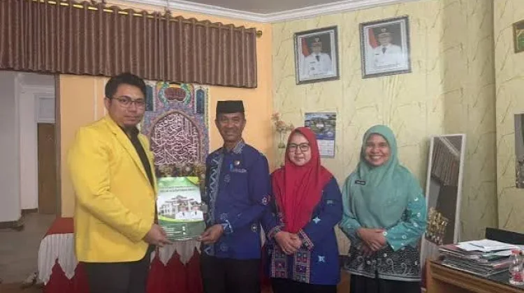 Pemda Konawe Salurkan Beasiswa Perdana untuk Mahasiswa UMW
