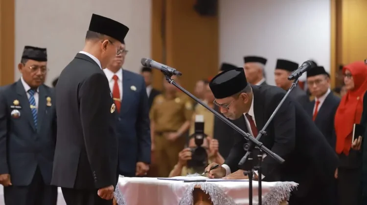 Lantik 104 Pejabat, Gubernur Sultra Tekankan Kinerja dan Manfaat Program