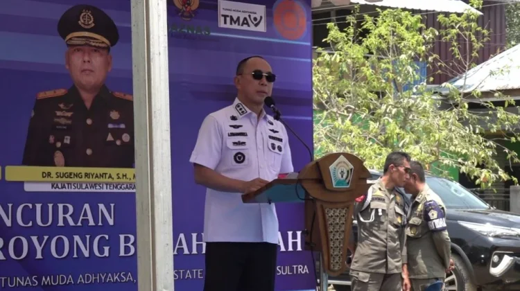 Kajati Sultra Luncurkan Program Gotong Royong Bedah Rumah