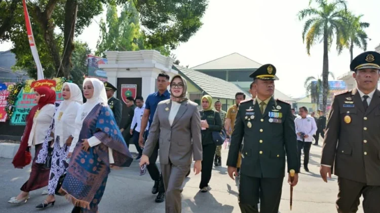 Wali Kota Kendari Hadiri HUT ke-81 TNI di Makorem 143 Halu Oleo