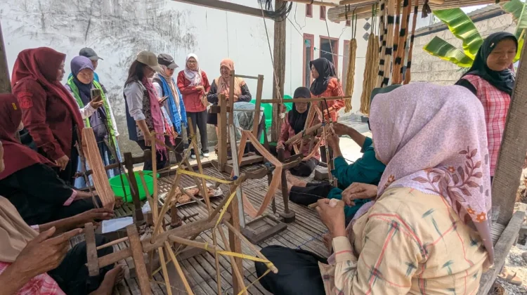 Kemenkum Sultra Dampingi Pemeriksaan Substantif IG Tenun Boke di Pulau ...