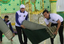 H-1 Ramadan, Kanwil Ditjenpas Sultra Bersihkan Masjid Baitul Izzah