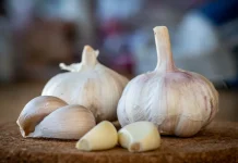 Bau Mulut akibat Bawang Putih, Cara Mengatasinya Alami