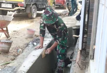 Satgas TMMD Kendari Mulai Plester Drainase di Anggoeya