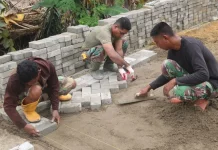 Satgas TMMD Kendari Pasang Paving Blok di Anggoeya