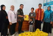 Sekretariat DPRD Kendari Bantu Keluarga Stunting
