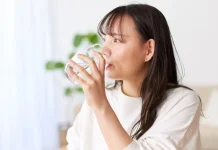 Dokter Ingatkan Risiko Minum Air Berlebihan bagi Ginjal