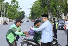 Kemenkum Sultra Tebar Kepedulian lewat Aksi Berbagi Takjil