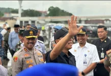 Kapolda Sultra Dampingi Gubernur Lepas Mudik Gratis di Pelabuhan Nusantara