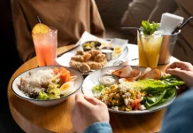 Tips Makan Enak Tetap Sehat saat Lebaran