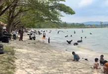 Pantai Nambo Jadi Primadona Wisata dengan Gazebo Gratis