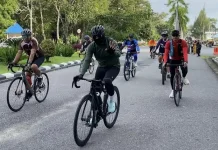 Kebijakan Car Free Day Tiap Kamis, Gubernur Sultra Andi Sumangerukka Bersepeda