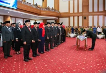 Gubernur Sultra Lantik Ratusan Pejabat, Delapan Kadis Bergeser