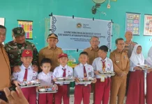 Pemda Koltim Launching Program MBG di Desa Mokupa
