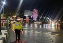 Personel BKO Ditlantas Polda Sultra Siaga Amankan Malam Puncak HUT Kendari