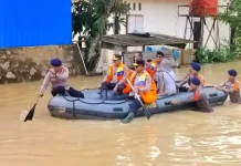 Wakapolda Sultra Tinjau Lokasi Banjir di Kali Wanggu Kendari