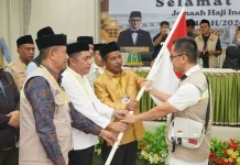 Husmaluddin Lepas Keberangkatan Calon Jamaah Haji Kolaka di Makassar