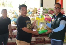 Pemkot Kendari Distribusikan Bantuan Pangan Warga Terdampak Banjir di Wua-Wua
