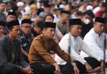 Bersama Warga, Kapolda Sultra Salat Iduladha di Lapangan Presisi