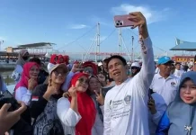 Wamendagri Akhmad Wiyagus Ikut Wisata Pungut Sampah di Anjungan Teluk Kendari
