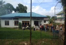 Aksi Kerja Bakti Keluarga Besar RRI Kendari di Rumah Dinas