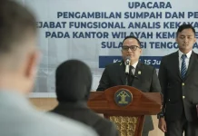 Kakanwil Kemenkum Sultra Lantik Tiga Pegawai
