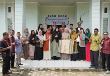Kemenkum Sultra Bersama Pemkab Buteng Luncurkan Tenun Motif Bunga Labu