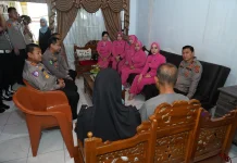Sambut Hari Bhayangkara ke-80, Jajaran Polda Sultra Gelar Anjangsana Sosial