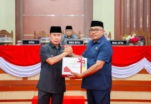 Gubernur Sultra Sampaikan Ranperda APBD 2025 ke DPRD