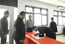 Kakanwil Kemenkum Sultra Lantik dan Ambil Sumpah Notaris Pengganti