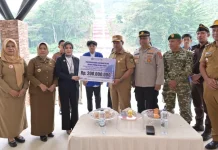 Bank Sultra Salurkan Beasiswa Mahasiswa UMKOTA