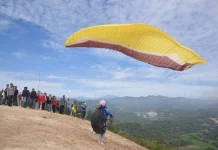 Wisata Paralayang Sani-Sani Kolaka Tawarkan Sensasi Liburan Berbeda