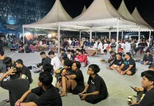 Pemkot Kendari Gelar Nobar Sepak Bola dengan Pangan Murah