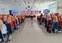 Pemkot Kendari Latih Perempuan Olah Limbah Domestik Jadi Barang Bernilai
