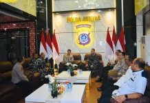 Sambut Danlanal Kendari yang Baru, Kapolda Sultra Bahas Isu Keamanan Maritim