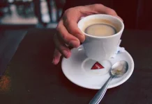 Cara Aman Minum Kopi Pahit untuk Penderita Asam Lambung