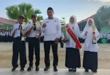 MTsN 1 Kendari Beri Penghargaan bagi Murid Berprestasi Nasional