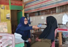 Kelapa Bakar Jadi Pilihan Pengobatan Tradisional Warga Kendari